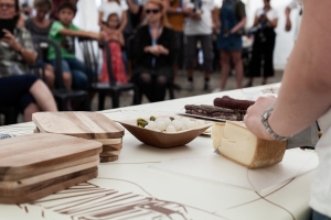 Performance Hélène Becquelin - planchette valaisanne