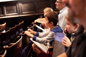 Dessine avec Reine Dibussi